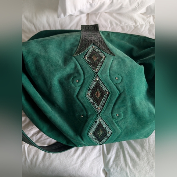 Vintage Boho Neiman Marcus Emerald Green Suede Shoulder Bag - Picture 3 of 12